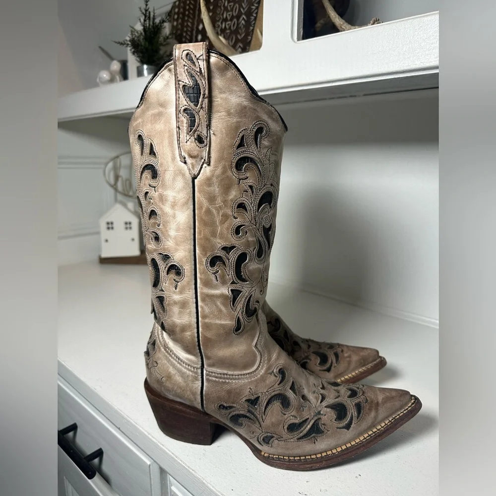 **SOLD**J.B. Dillon Women’s Western Boots 7.5B Tan Cutout Leather Cowboy Vintage - Picture 3 of 7